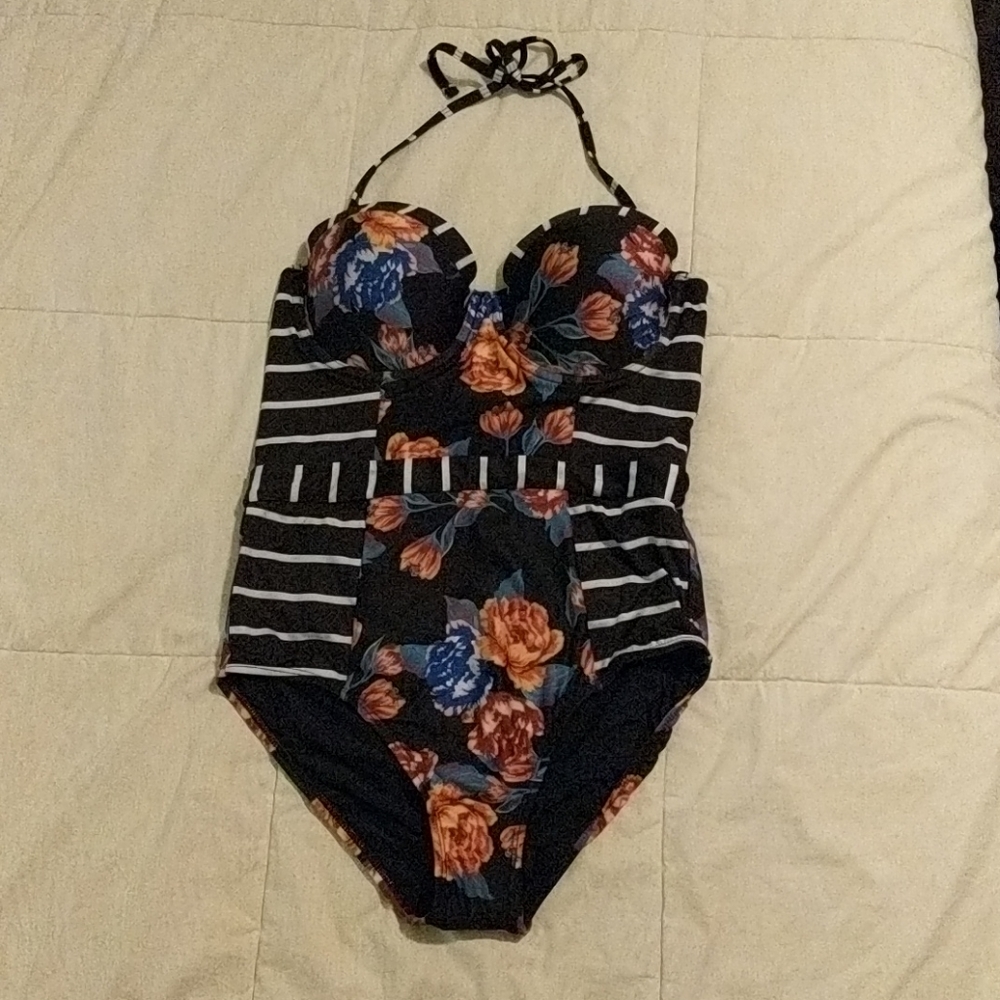 Modcloth size L one piece swim suit